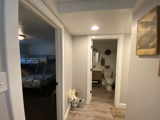 Building Photo - Beautiful Farmington Home