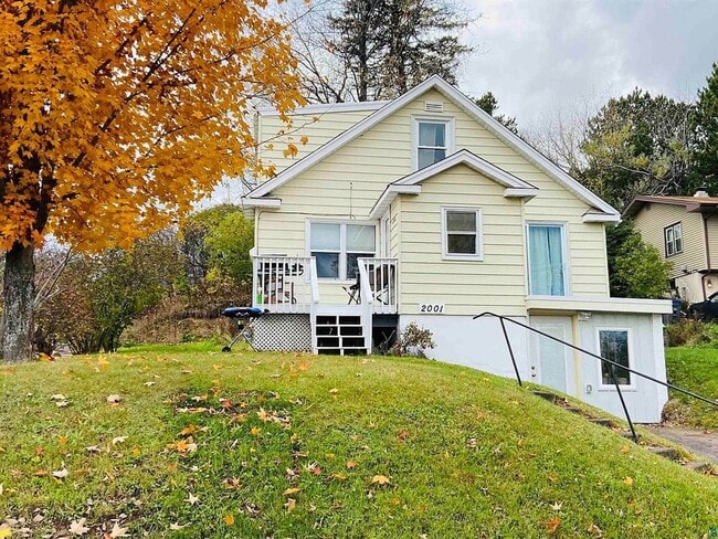 Primary Photo - AVAILABLE JUNE - Updated 4 Bed 2 Bath