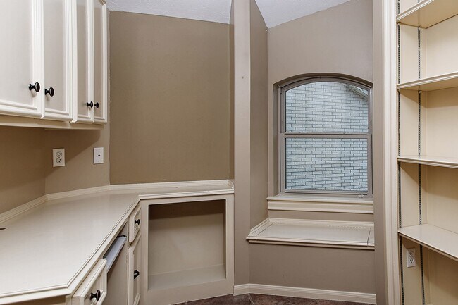 Building Photo - 7159 Kingston Cove Ln