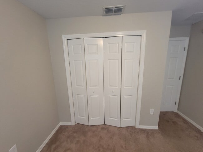 Building Photo - 4907 Summerfield Cir