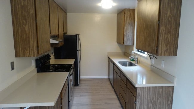 Building Photo - Top Floor One Bedroom