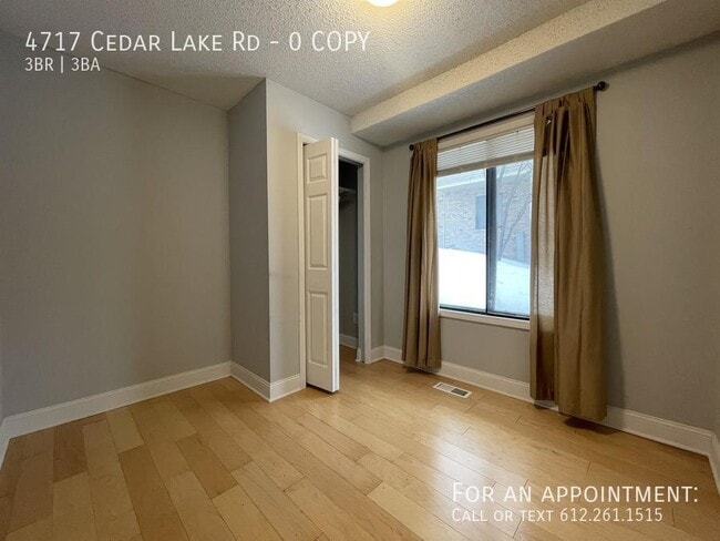 Building Photo - 4717 Cedar Lk Rd S