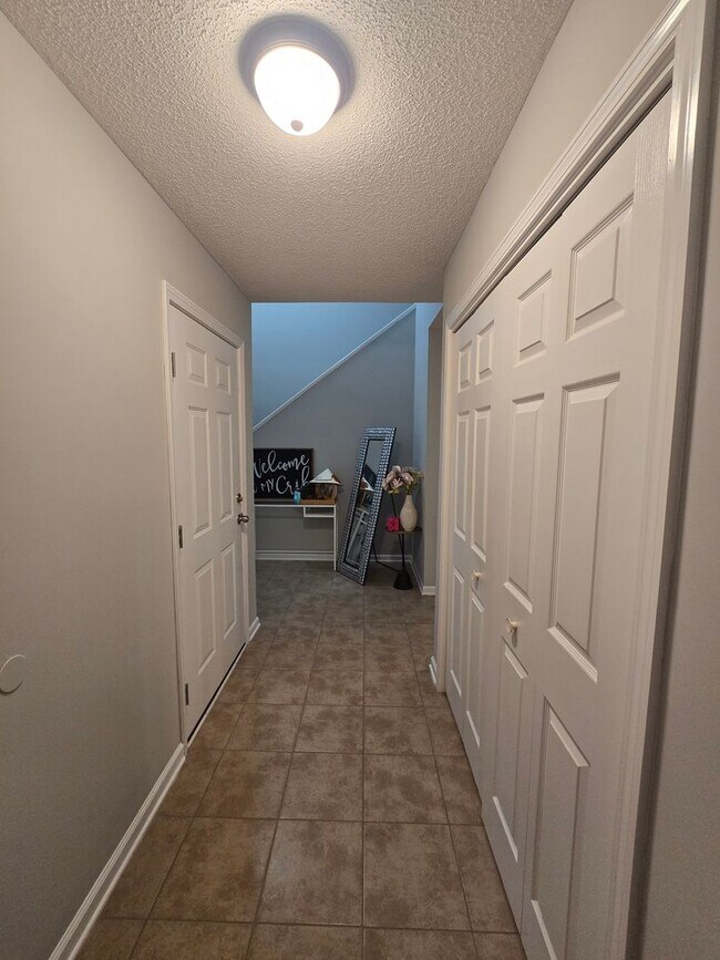 Building Photo - Woodland Park