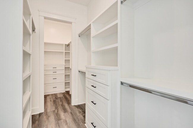 Building Photo - 5046 Jon Oak Dr