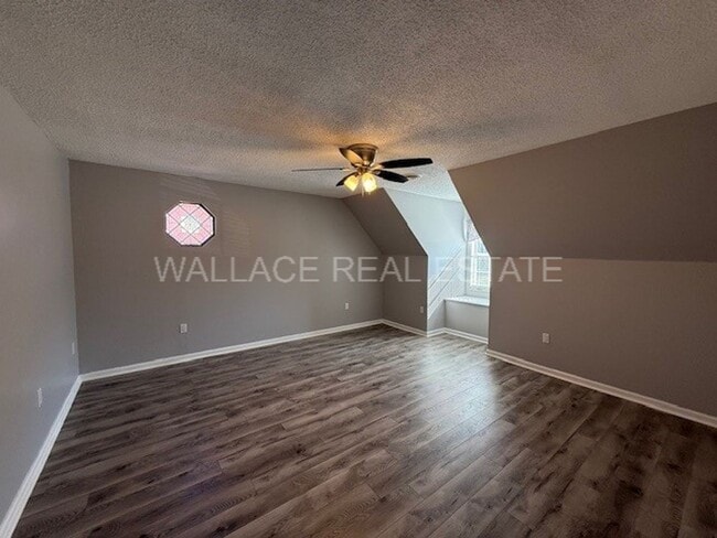 Building Photo - BEAUTIFUL, UPDATED 2 BEDROOM TOWNHOUSE IN PLEASANT TRACE!!