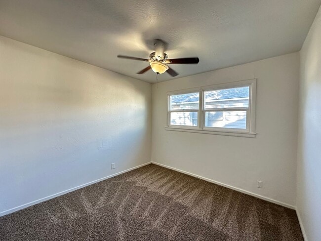 Building Photo - Charming Three Bedroom Near Westfield Park