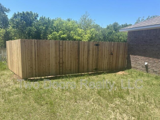 Building Photo - 1015 Ichabod Cir