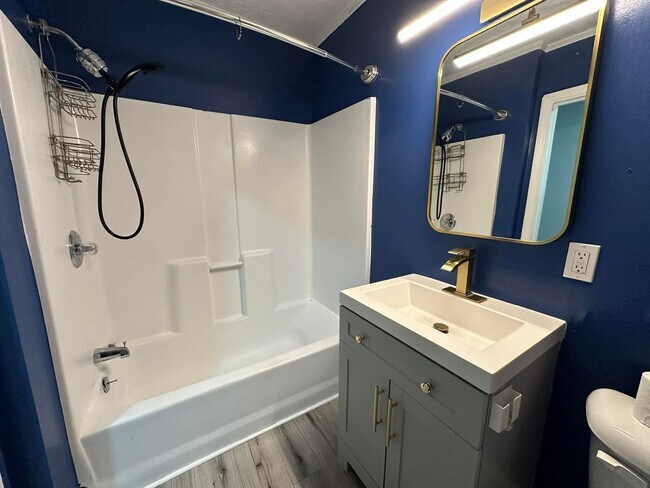 Building Photo - Charming 3 Bedroom 2 Bath for rent!!