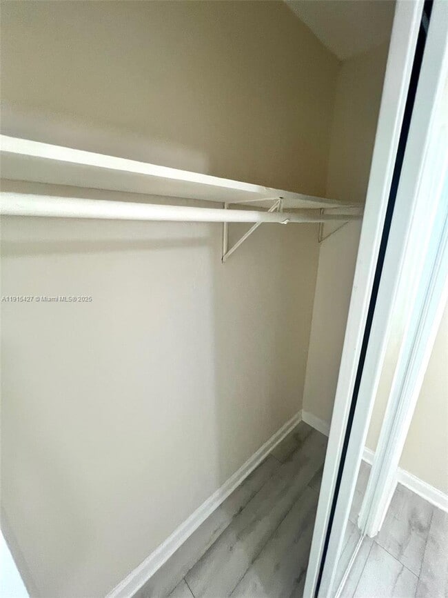 Building Photo - 7626 NE 6th Ct