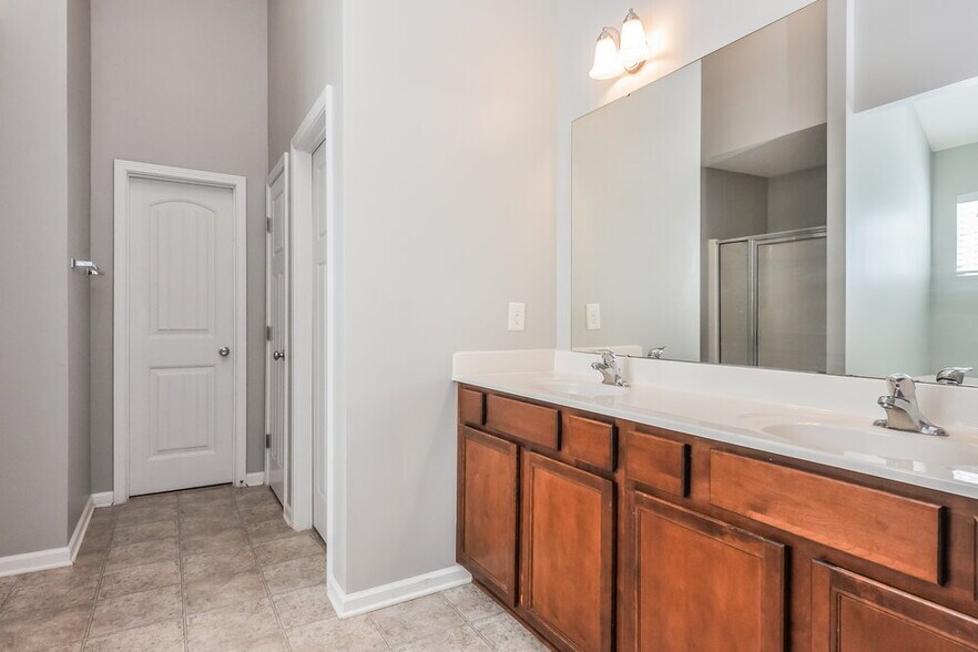 Building Photo - 5045 Stonewood Pines Dr