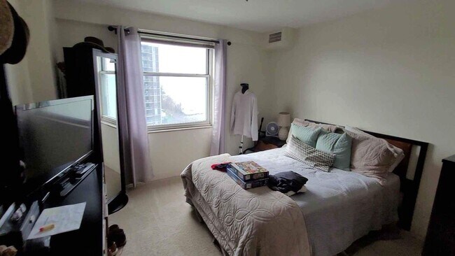 1st Bedroom - 11850 Edgewater Dr