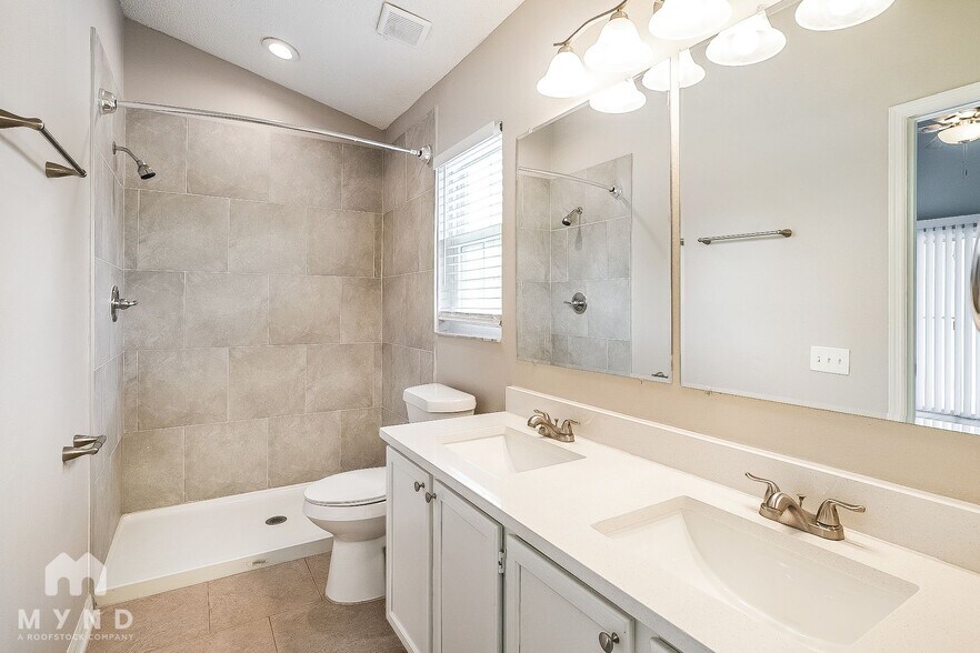 Building Photo - 10547 Cherry Oak Cir