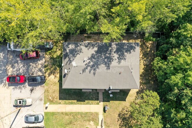 Building Photo - 334 Mt Everest Dr