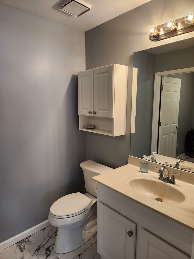 Half-bath - 2525 Hidden Meadow Ln