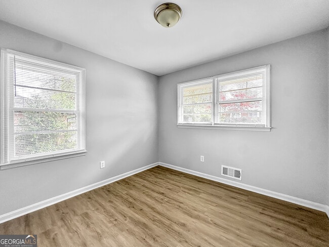 Building Photo - 506 Shady Ln Dr