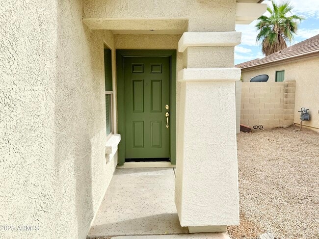 Building Photo - 13927 W Port Royale Ln