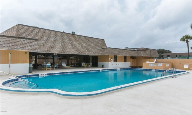 Pool - 2700 N Highway A1A