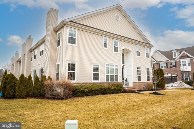 Building Photo - 1802 Yearling Ct