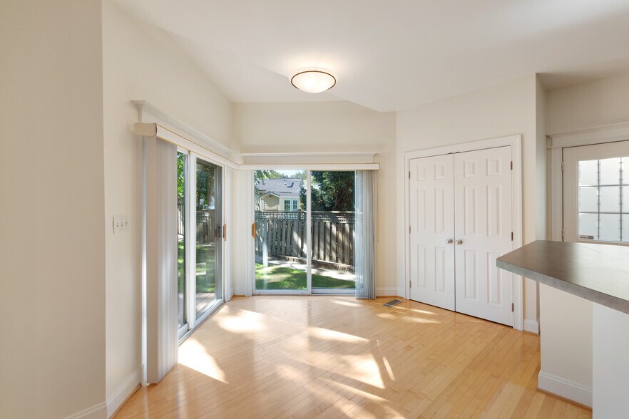 Building Photo - 1806 N Danville St