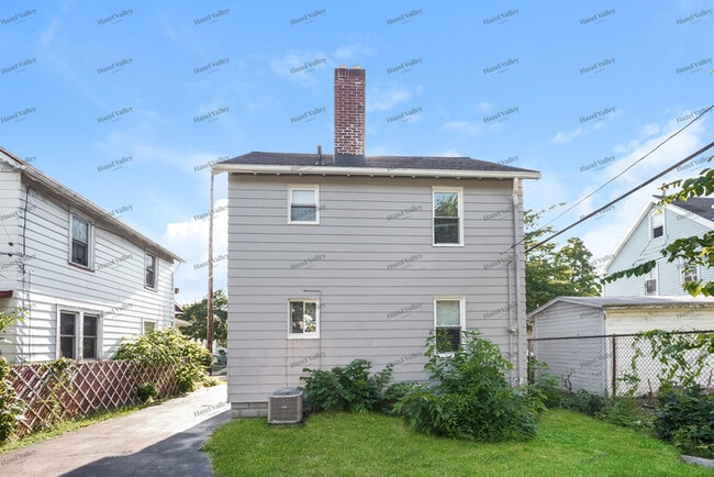Building Photo - 3181 E 134th St