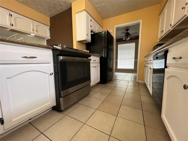 Building Photo - 16614 Cairnway Dr
