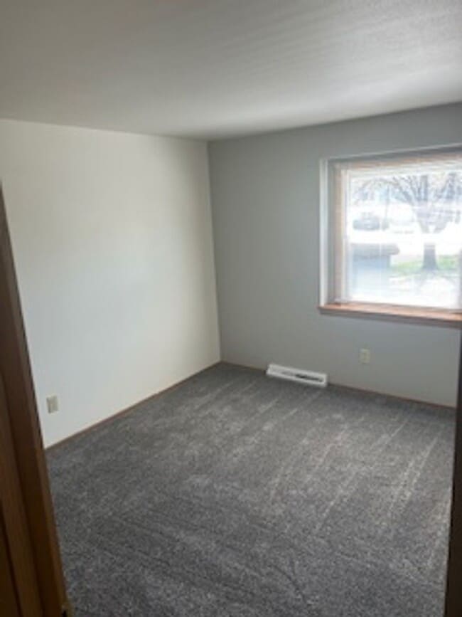 Building Photo - 734 Fairwood Dr