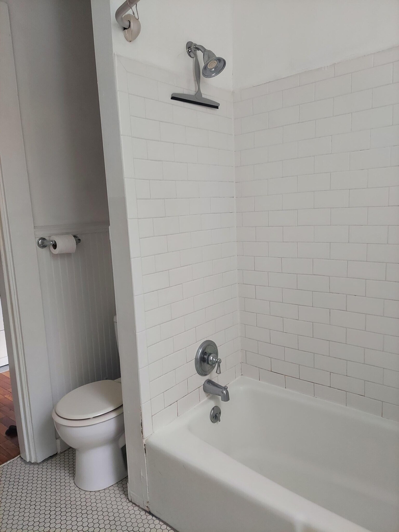 Subway wall tile - Full bath - 705 W Healey St