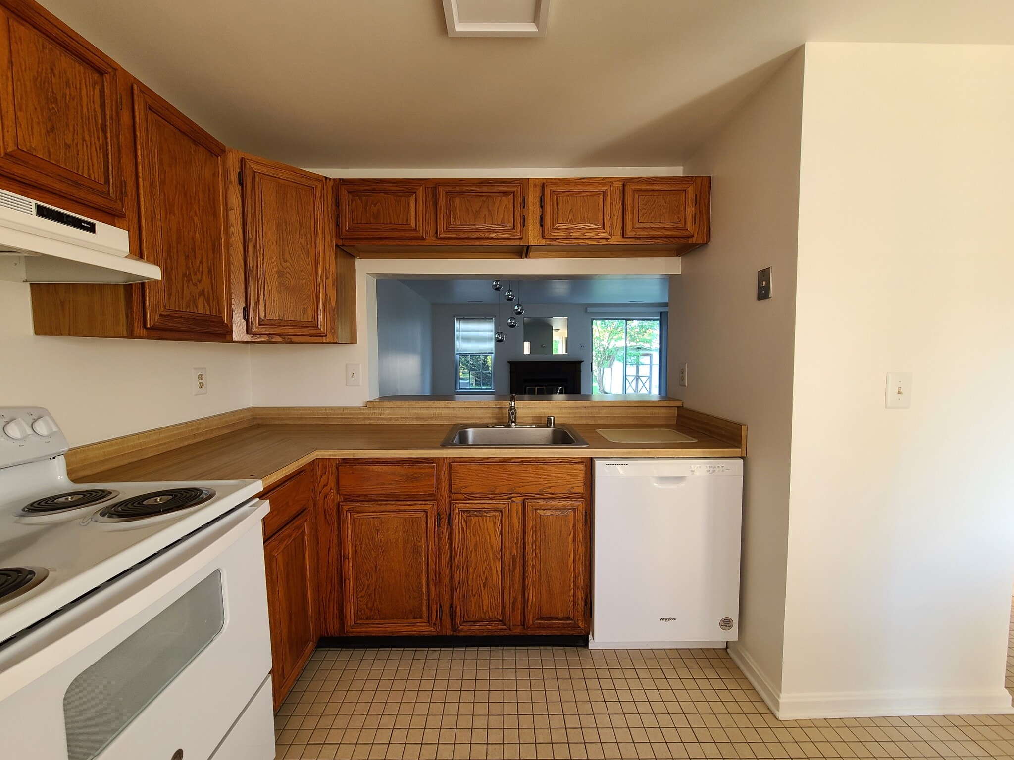 Kitchen - view 3 - 1207 Brice Sq