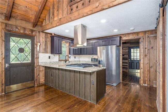 Building Photo - 771 Little Hendricks Mountain Rd