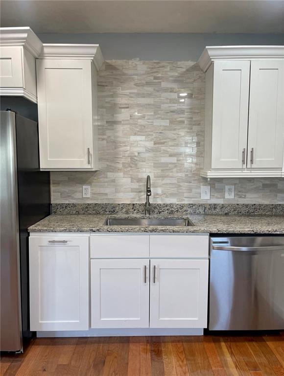 Building Photo - 44 Maple Ave