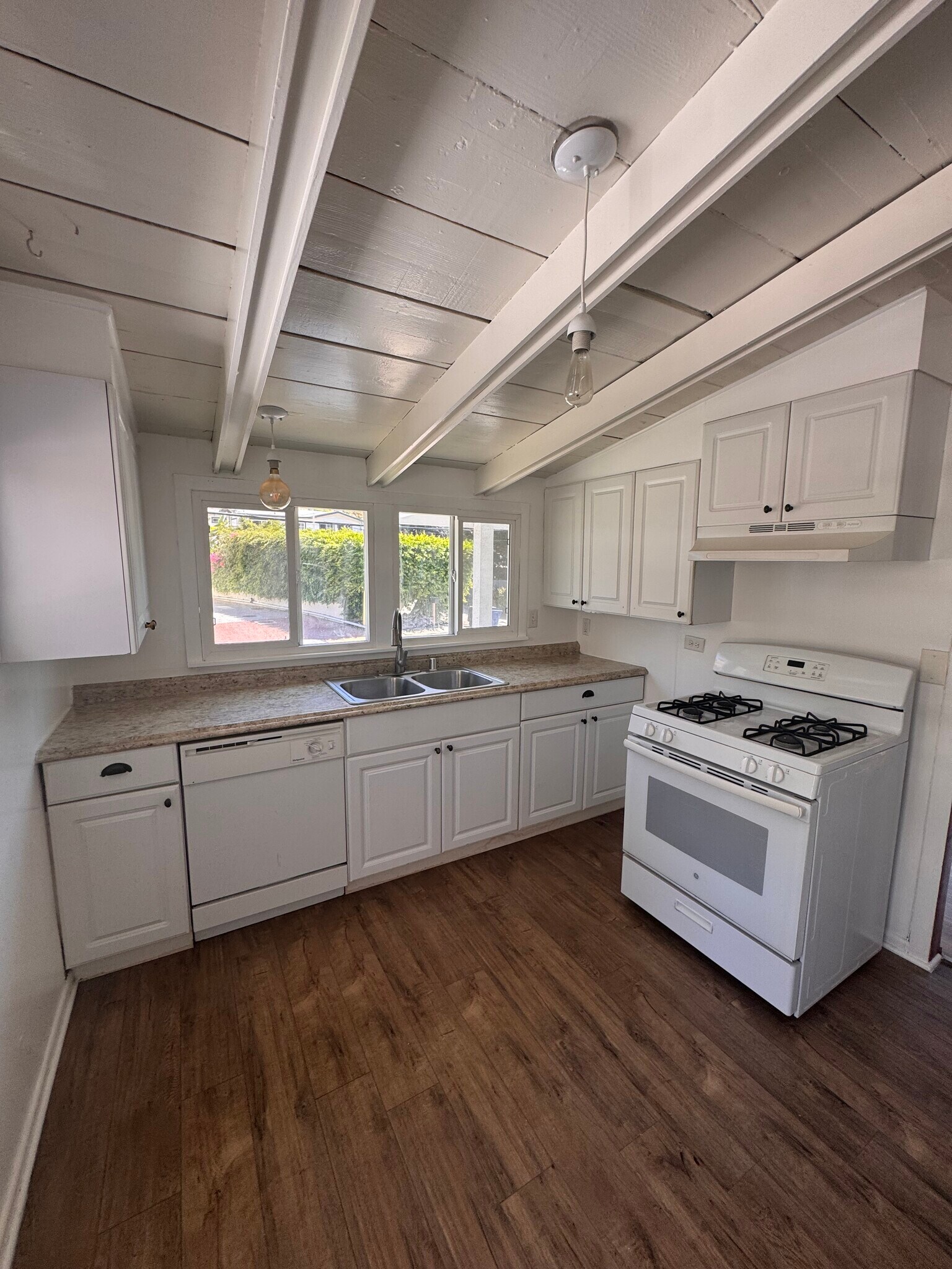 Building Photo - 3927 Las Flores Canyon Rd