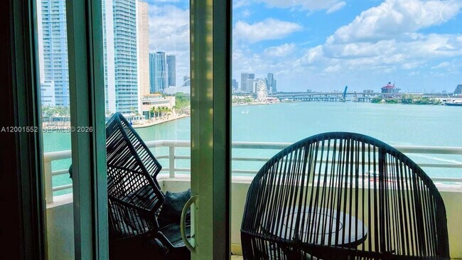 Building Photo - 848 Brickell Key Dr