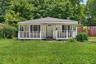 Building Photo - 3 Bedroom Pet Friendly Home For Rent!