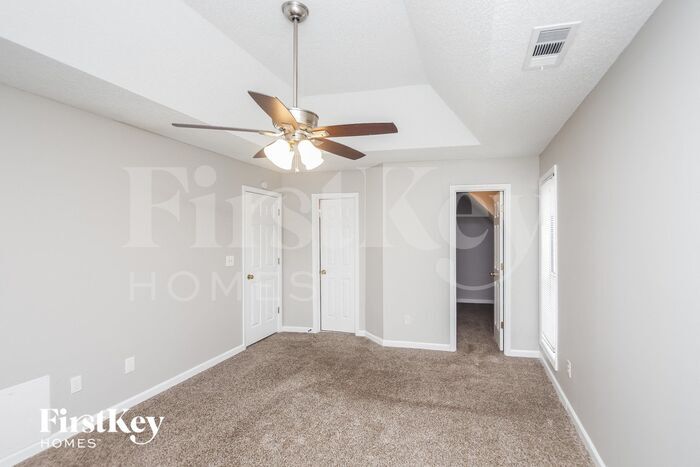 Building Photo - 9634 Fox Hunt Cir N