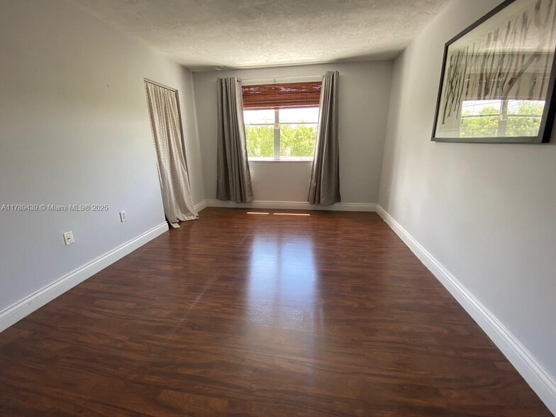 Building Photo - 4530 SW 68th Court Cir