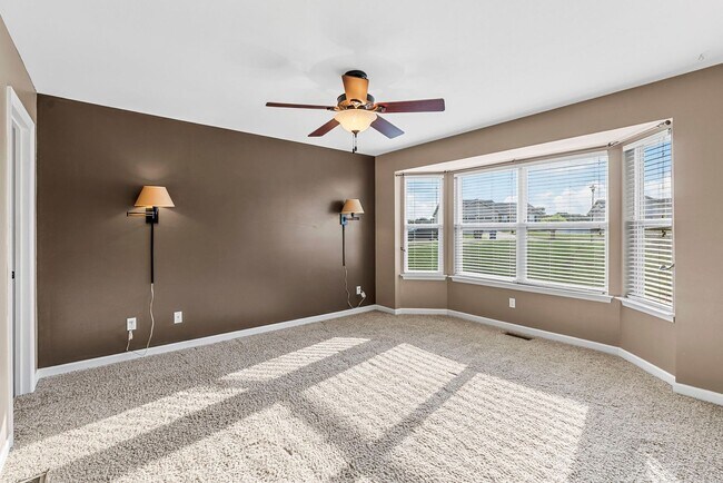 Building Photo - Spacious 3-Bed, 3-Bath Home in Wentzville