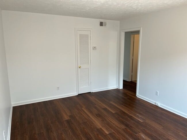 Building Photo - Quaint Sylvan Heights Duplex