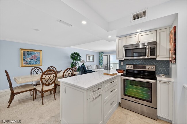 Building Photo - 3443 Gulf Shore Blvd N