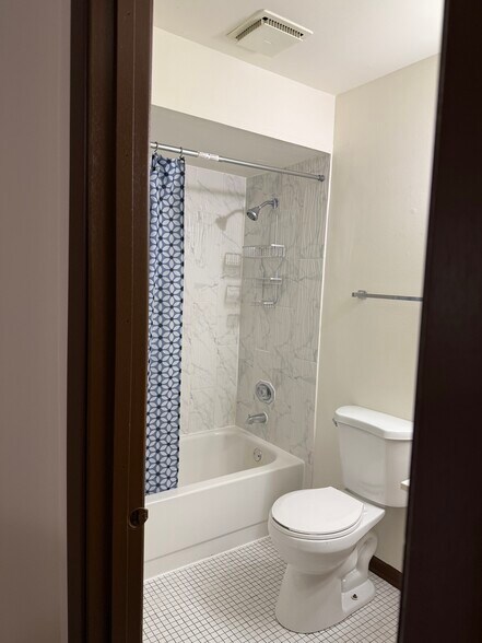 Building Photo - 480 Pleasant Run Dr