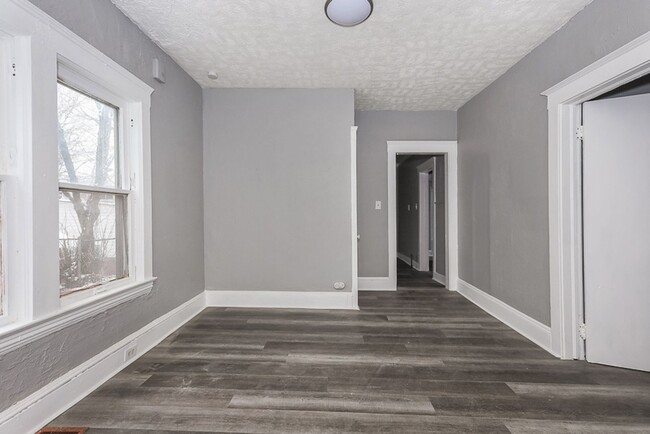 Building Photo - 2307 Garden Ave