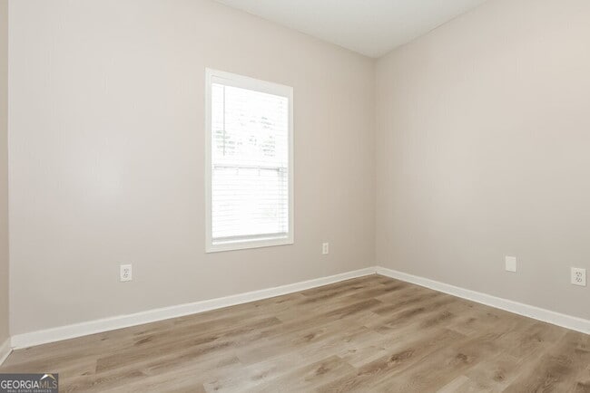 Building Photo - 5952 Tate Dr