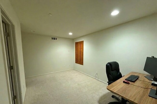 Building Photo - 40916 Gramercy Terrace