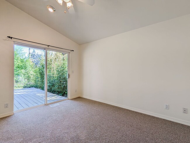 Building Photo - Move in ready 3 bed 2 bath rambler W/ new ...