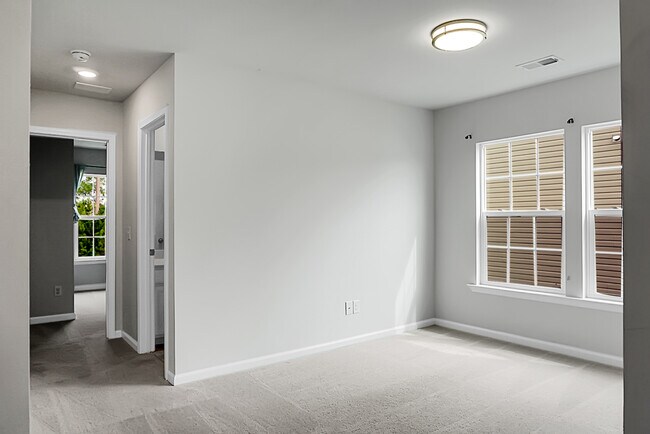 Building Photo - 210 Daniels Creek Cir