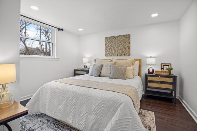 Building Photo - 1803 Neal Terrace