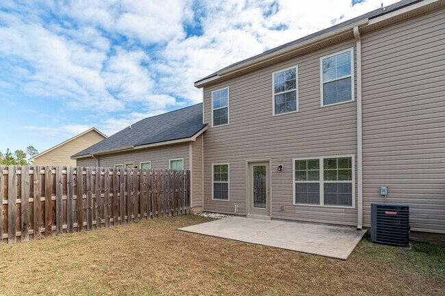 Building Photo - Beautiful 3 bedroom Townhome in Grovetown!