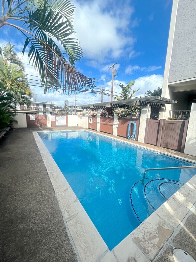 Building Photo - 11th Floor at Piikoi Plaza - Available Dec. 15, 2025