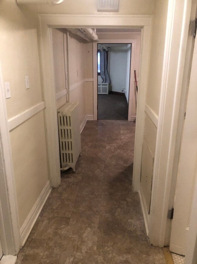 Building Photo - 1632 Ridgeland Ave