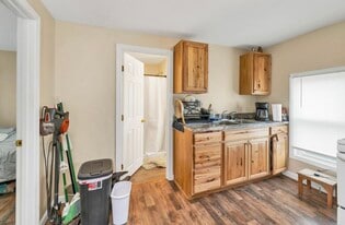 Building Photo - 106 Messer St