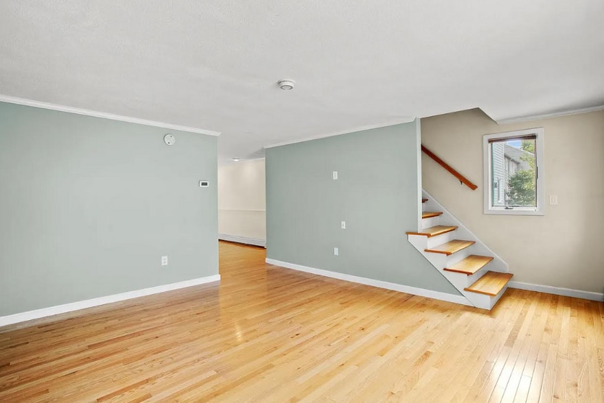 Building Photo - 19 Profile Cir